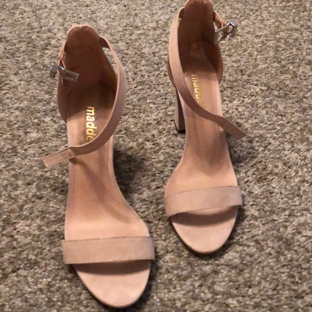 Super cute Madden open toed heels 💕